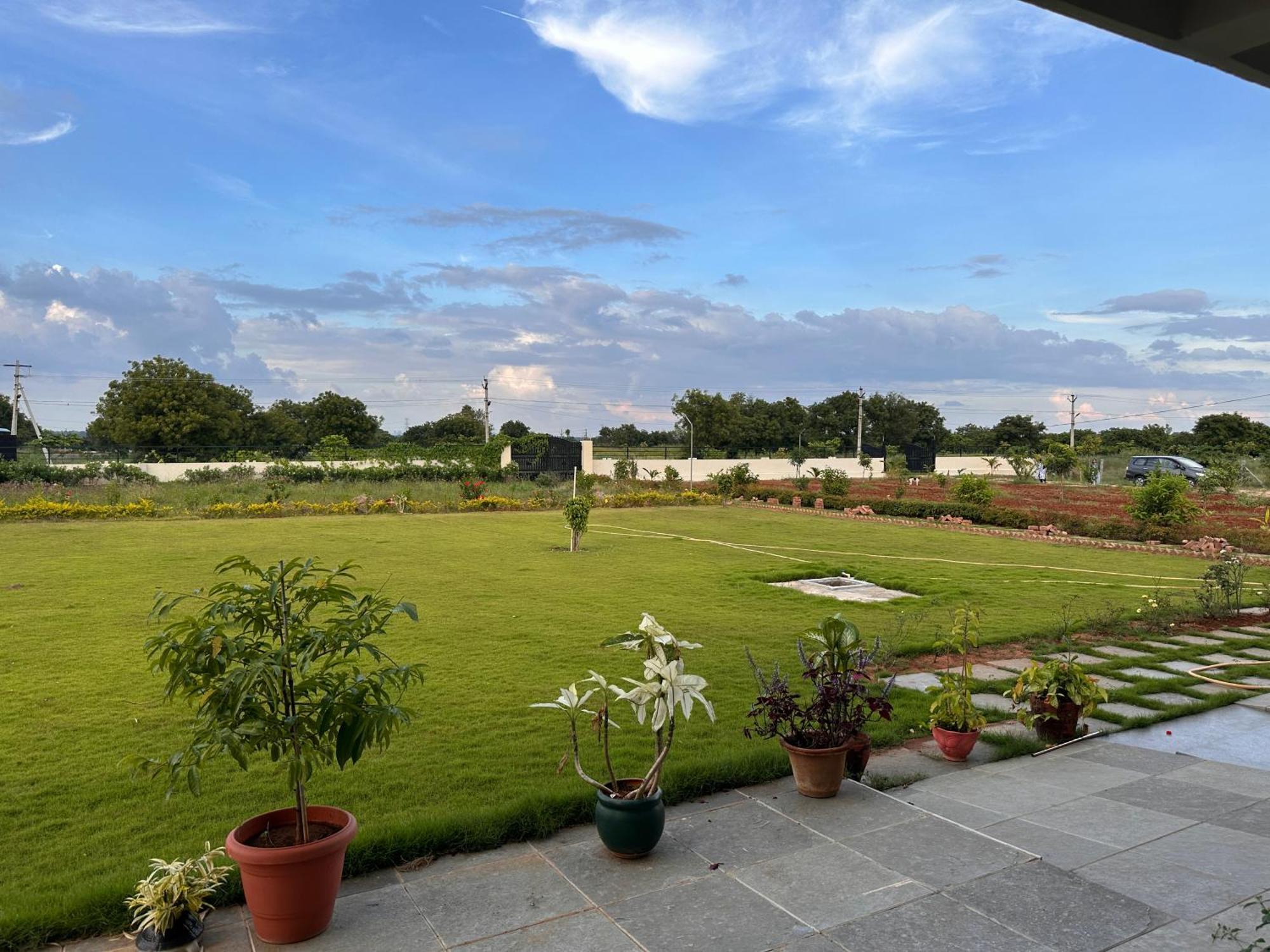 Pn Farm Villa Hyderabad Eksteriør billede
